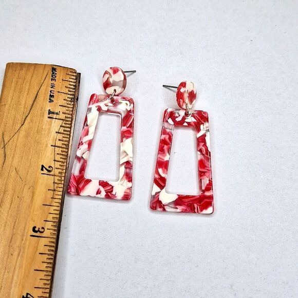 Red and white Style Crush Geometric Resin Abstract Earrings - Picture 4 of 5